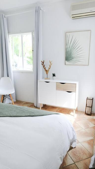 Coastal In Tamarin, Ac, Wi-fi, Walk To Everything In Hébergement de vacances *