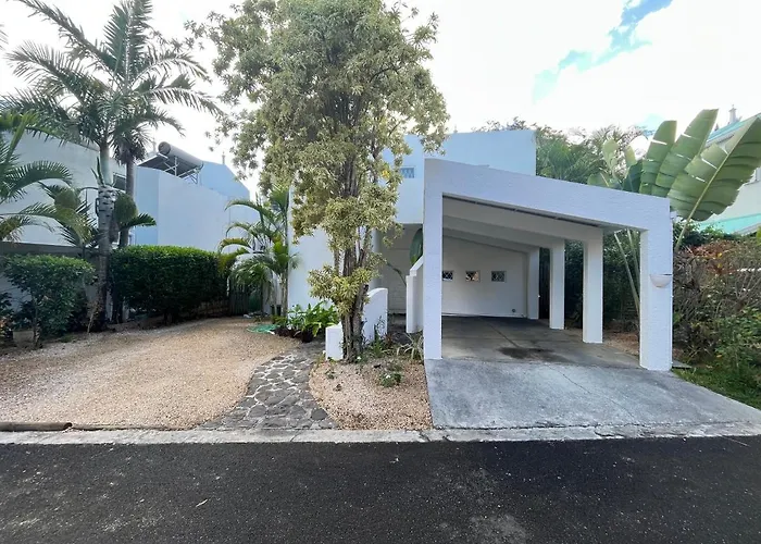 Coastal Home In Tamarin, Ac, Wi-Fi, Walk To Everything In Tamarin