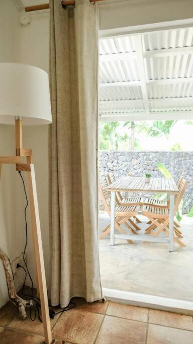 Coastal In Tamarin, Ac, Wi-fi, Walk To Everything In Holiday home Tamarin
