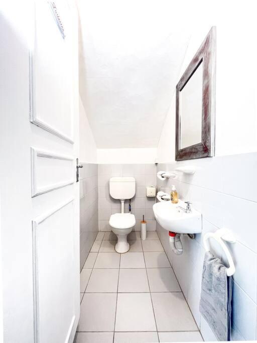 Holiday home Coastal In Tamarin, Ac, Wi-fi, Walk To Everything In *