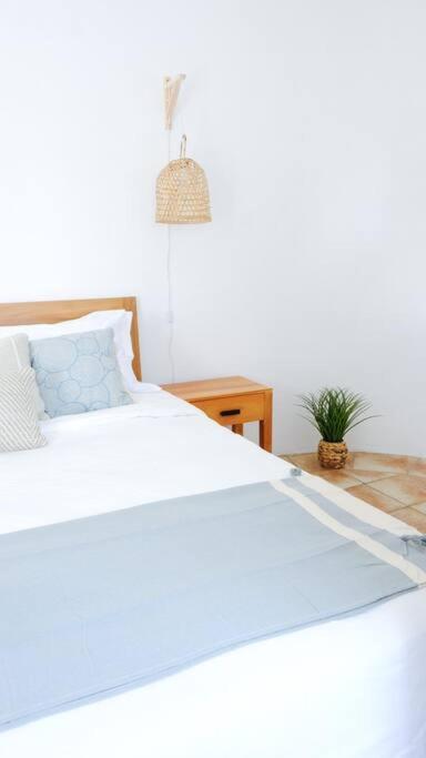 Coastal In Tamarin, Ac, Wi-fi, Walk To Everything In Holiday home Tamarin